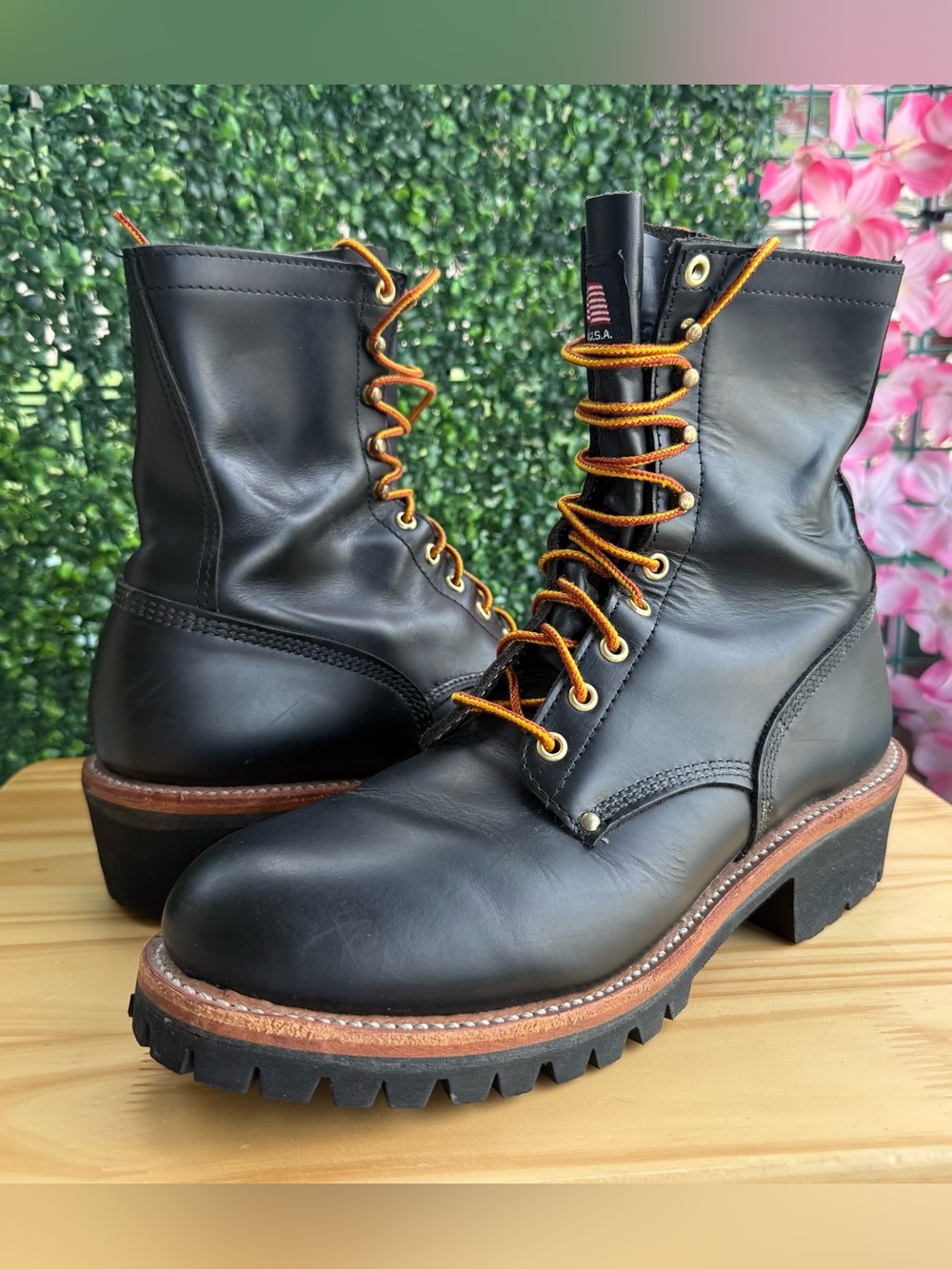 Chippewa 9725 Men’s 11D Black Leather Logger Boots Vibram Sole USA Made